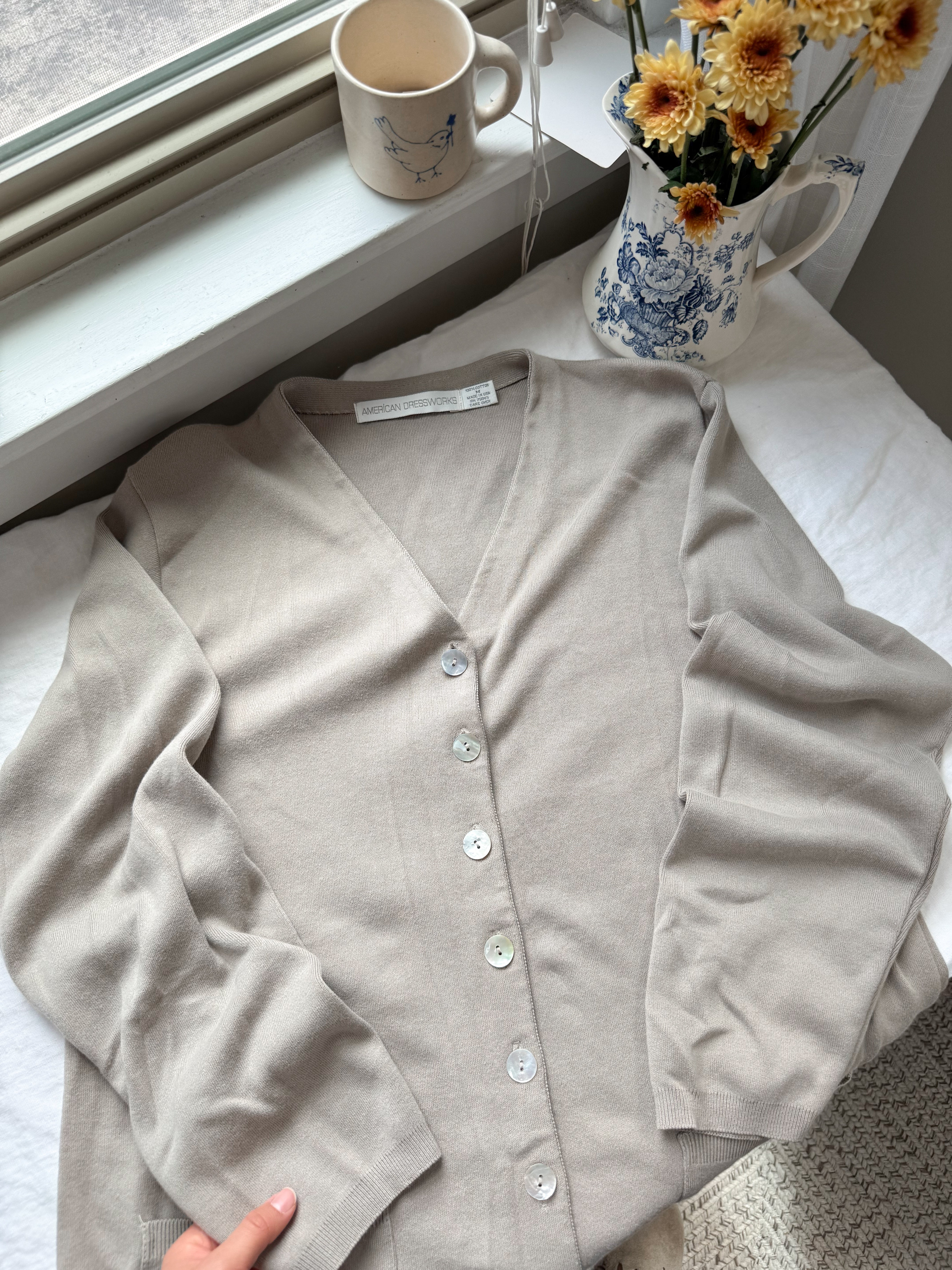 The Long Shell Button Cardigan (M)