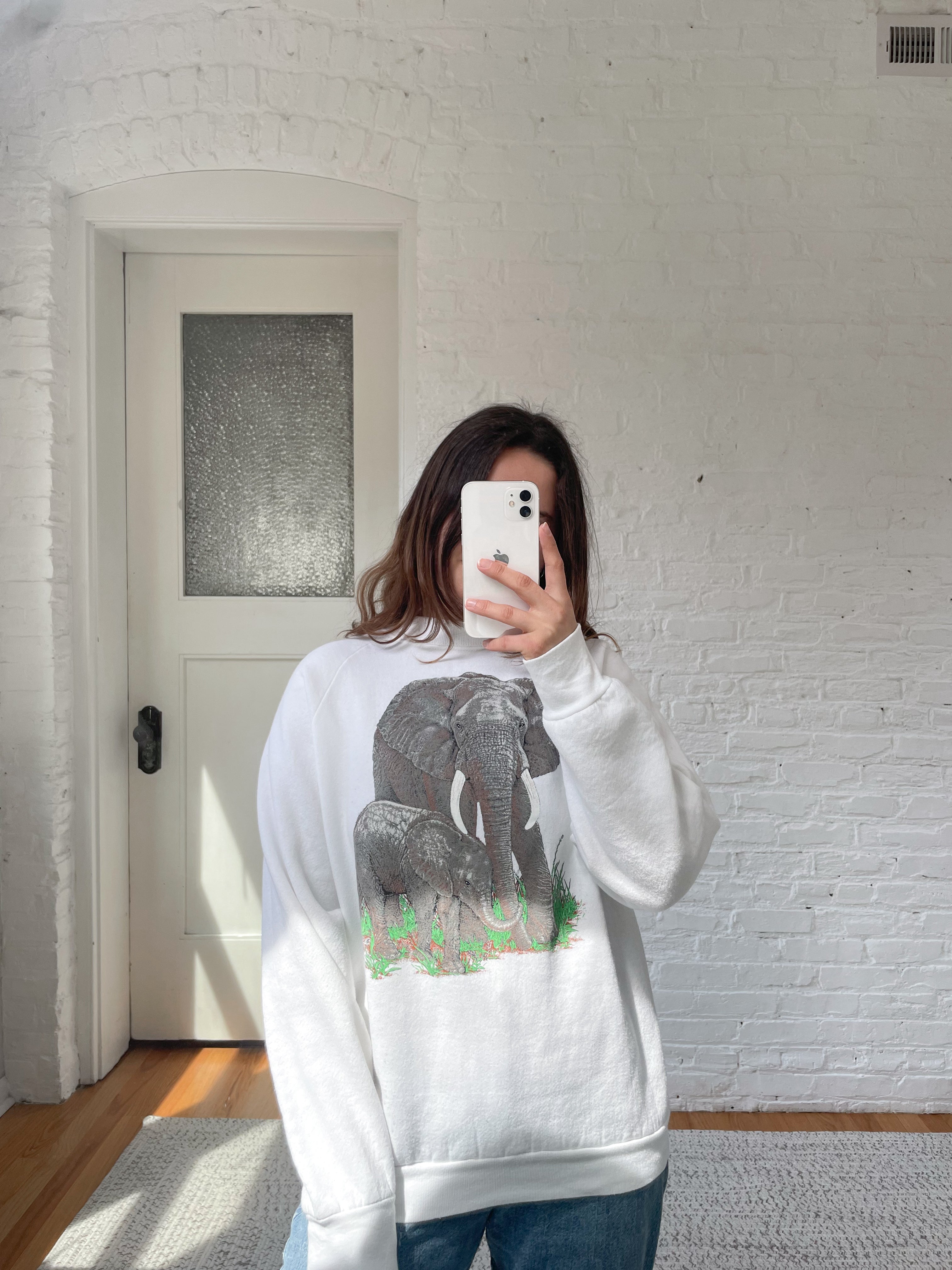 The Elephant Crewneck (L)