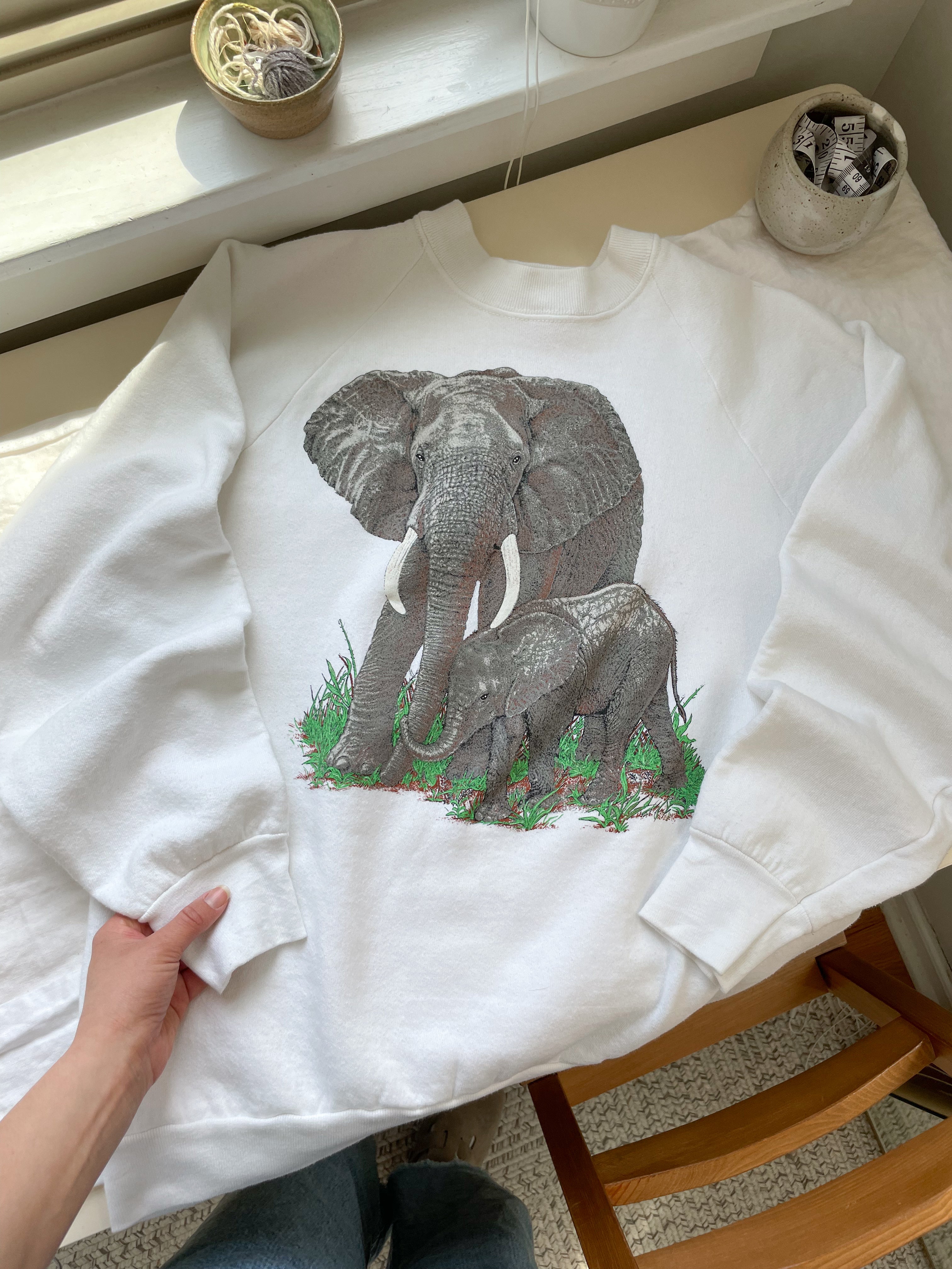 The Elephant Crewneck (L)