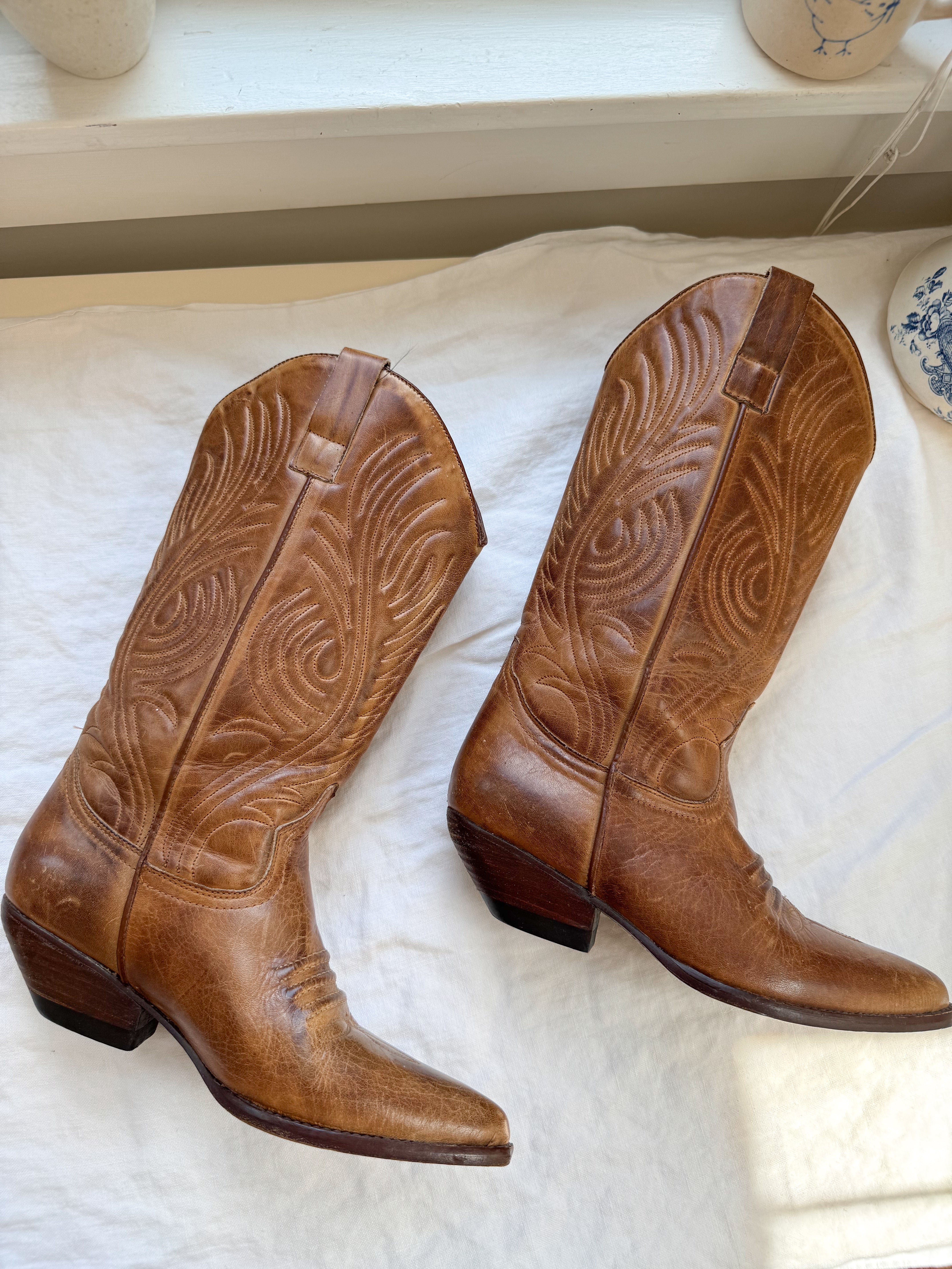 The Leather Guess Cowboy Boots (7)