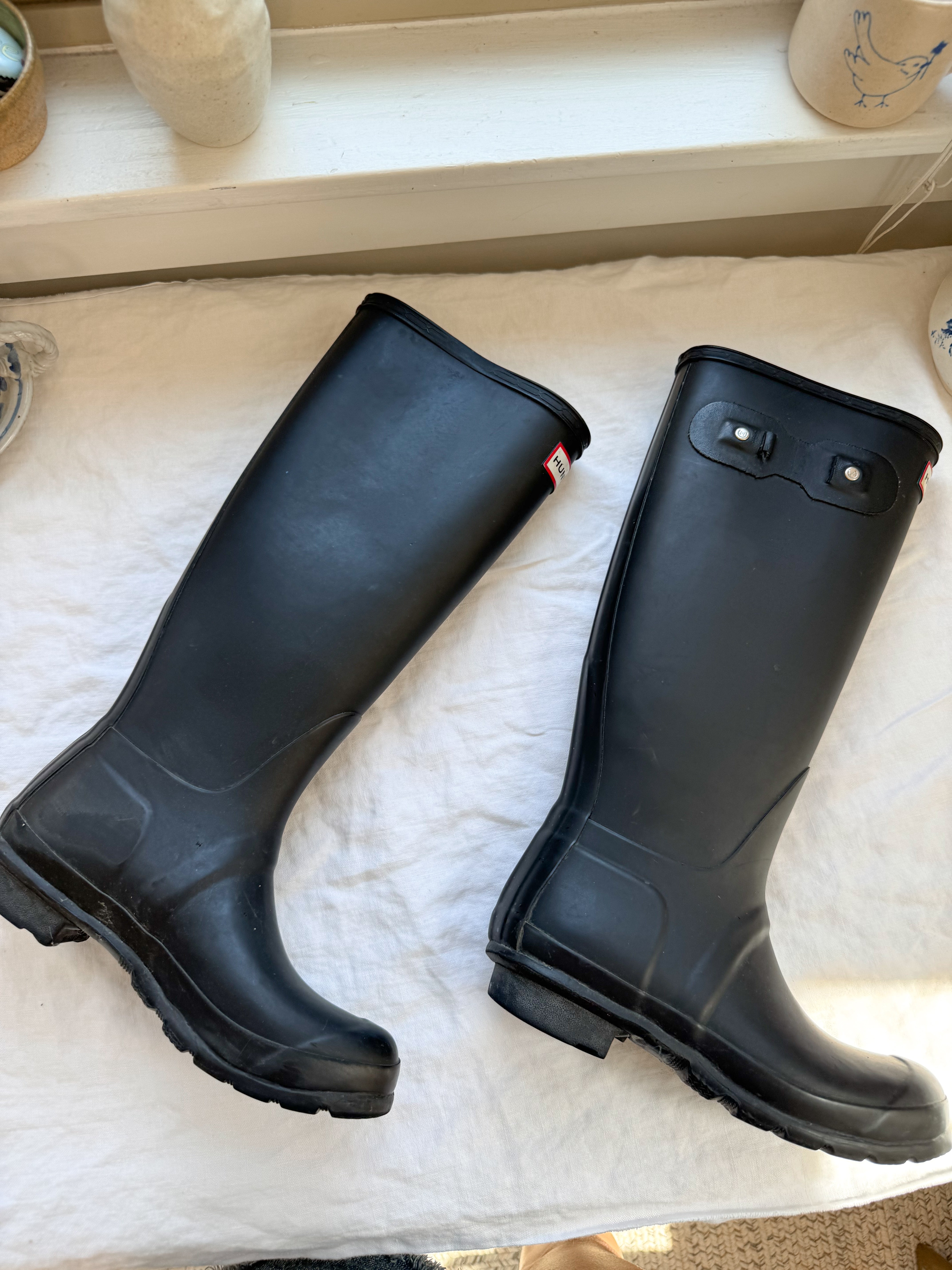 The Black Hunter Boots (7/7.5) – earthful collective