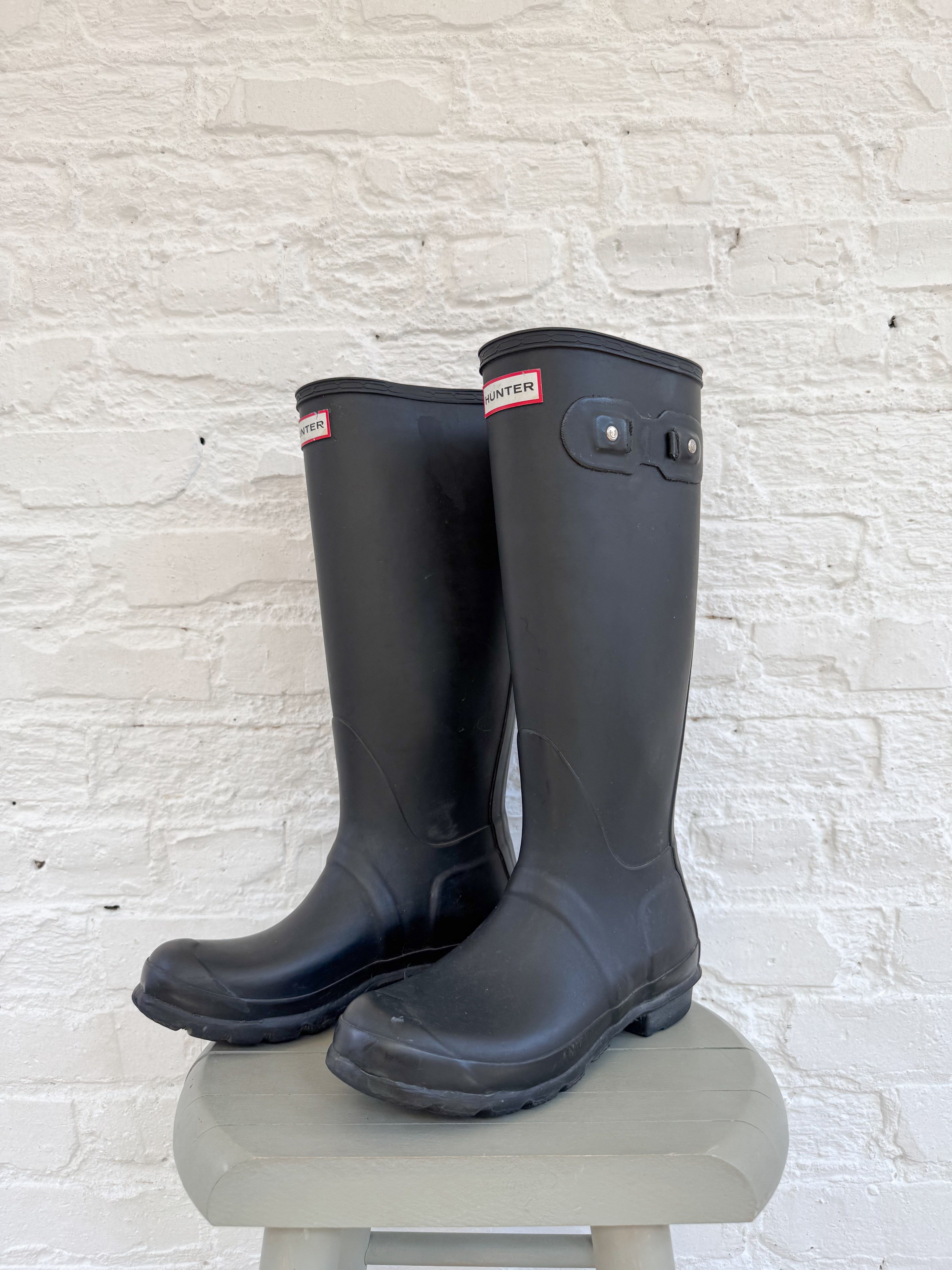 The Black Hunter Boots (7/7.5) – earthful collective