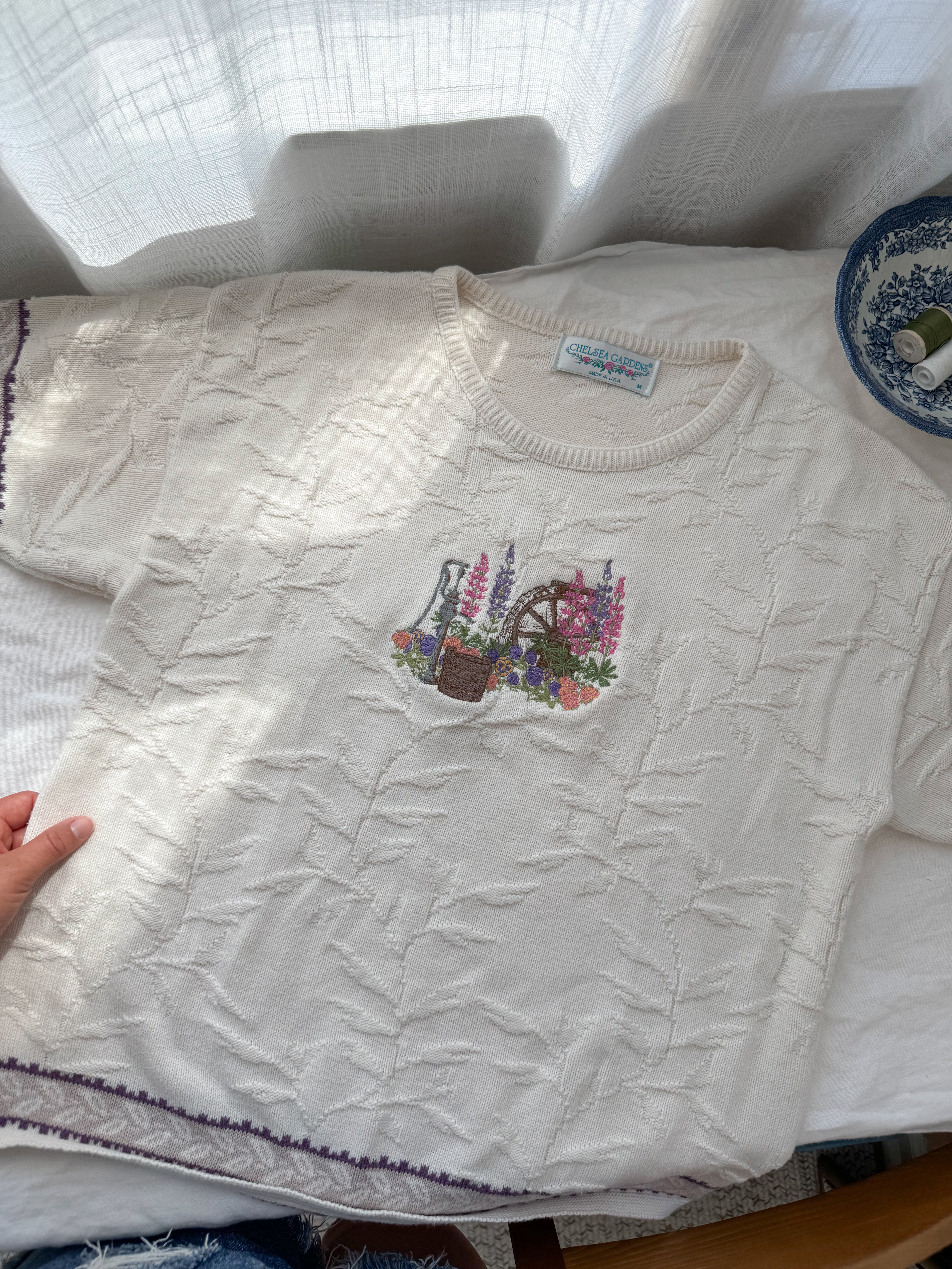 The Garden Wheel Sweater Tee (M)