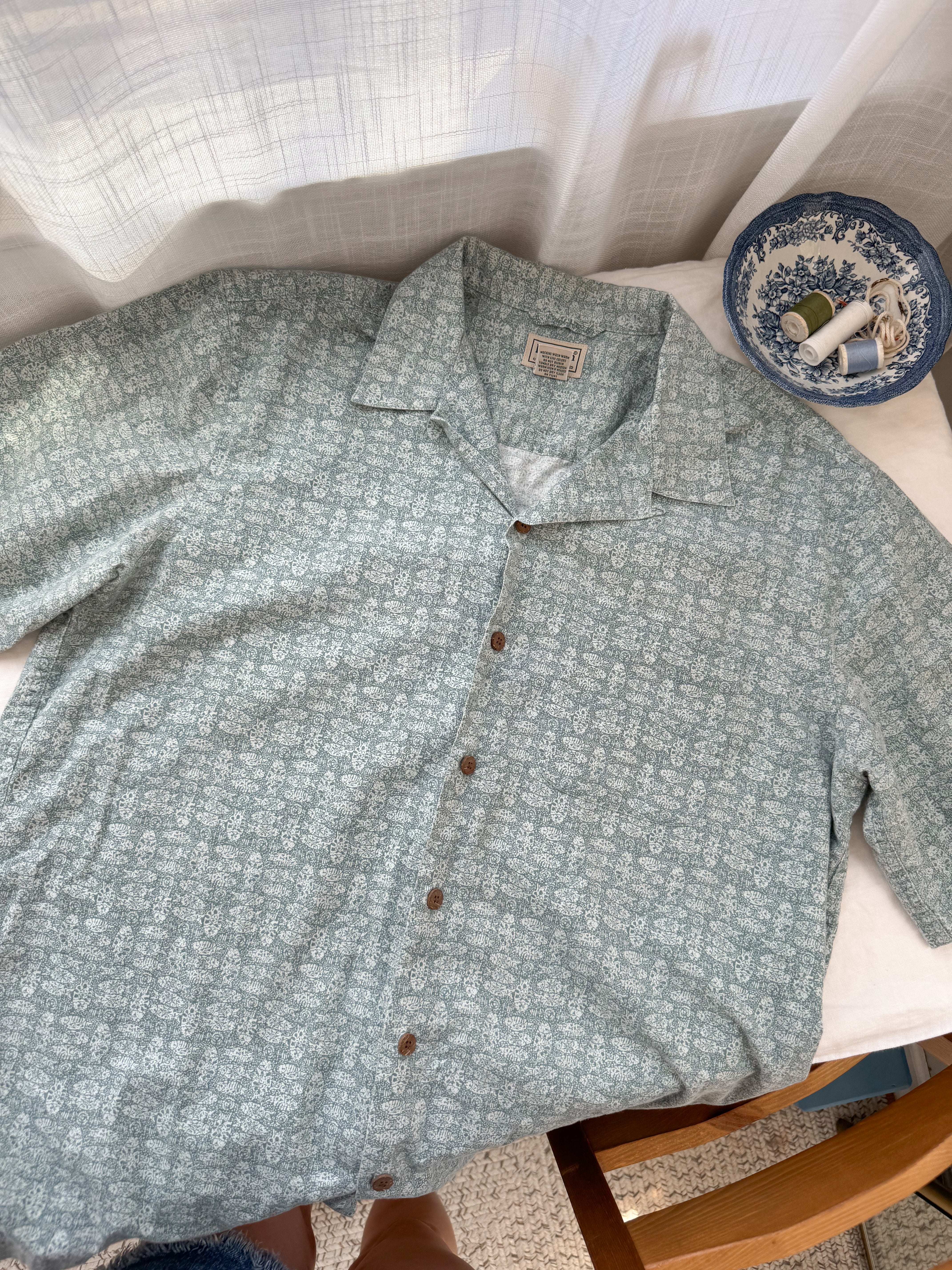 The Fresh Fish Button Up (L)