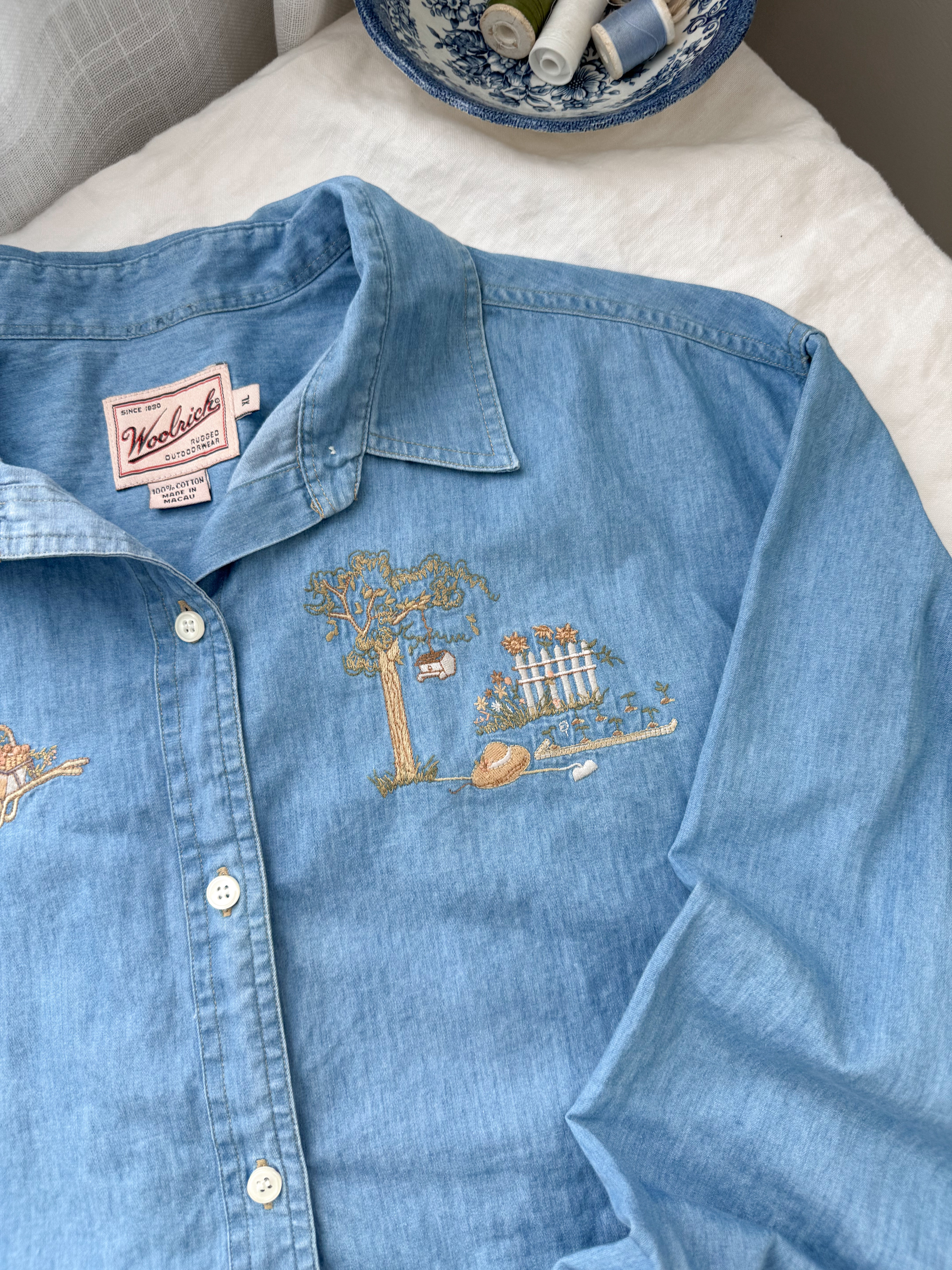 The Gardening Chambray Button Up (XL)