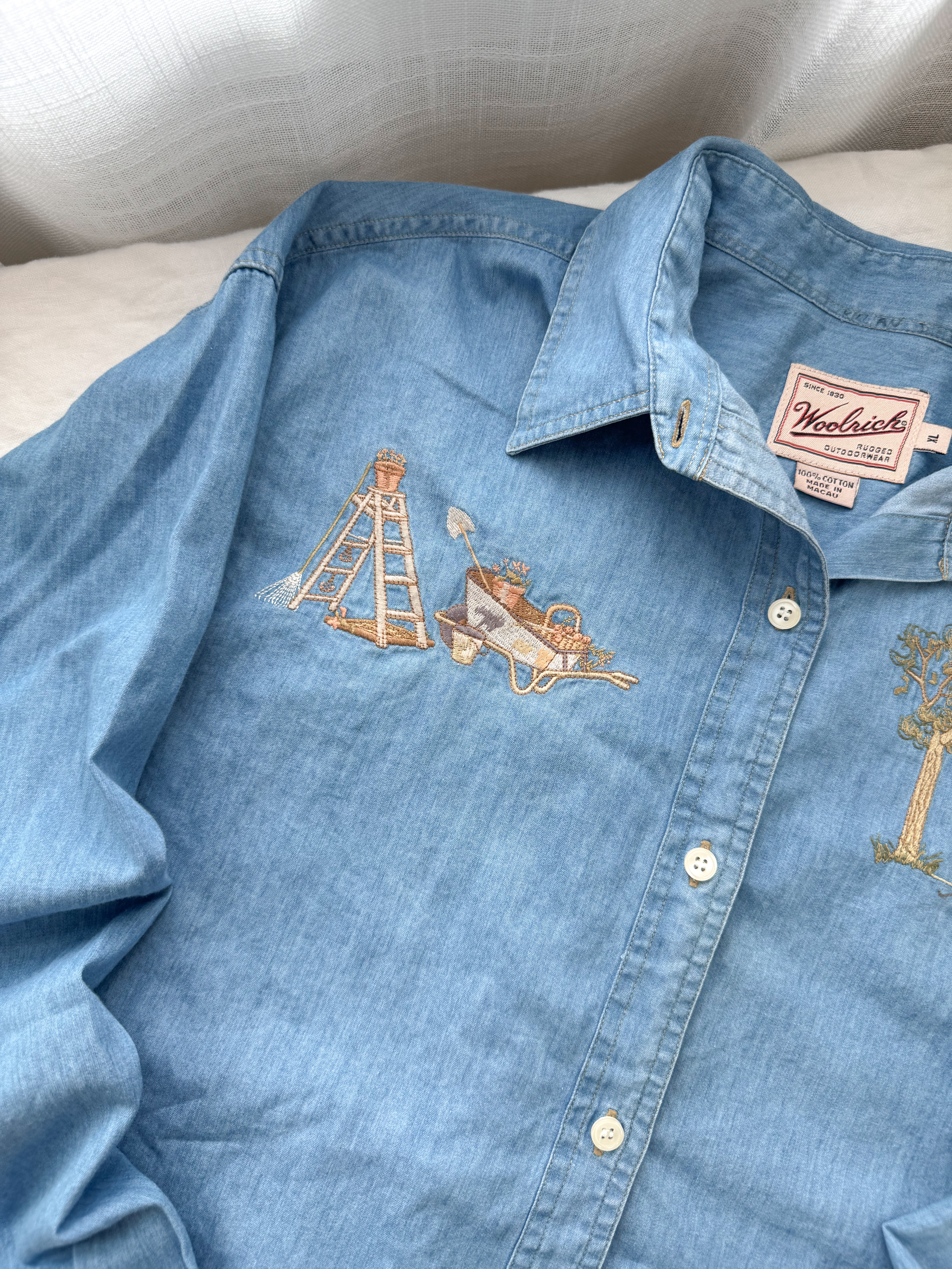 The Gardening Chambray Button Up (XL)