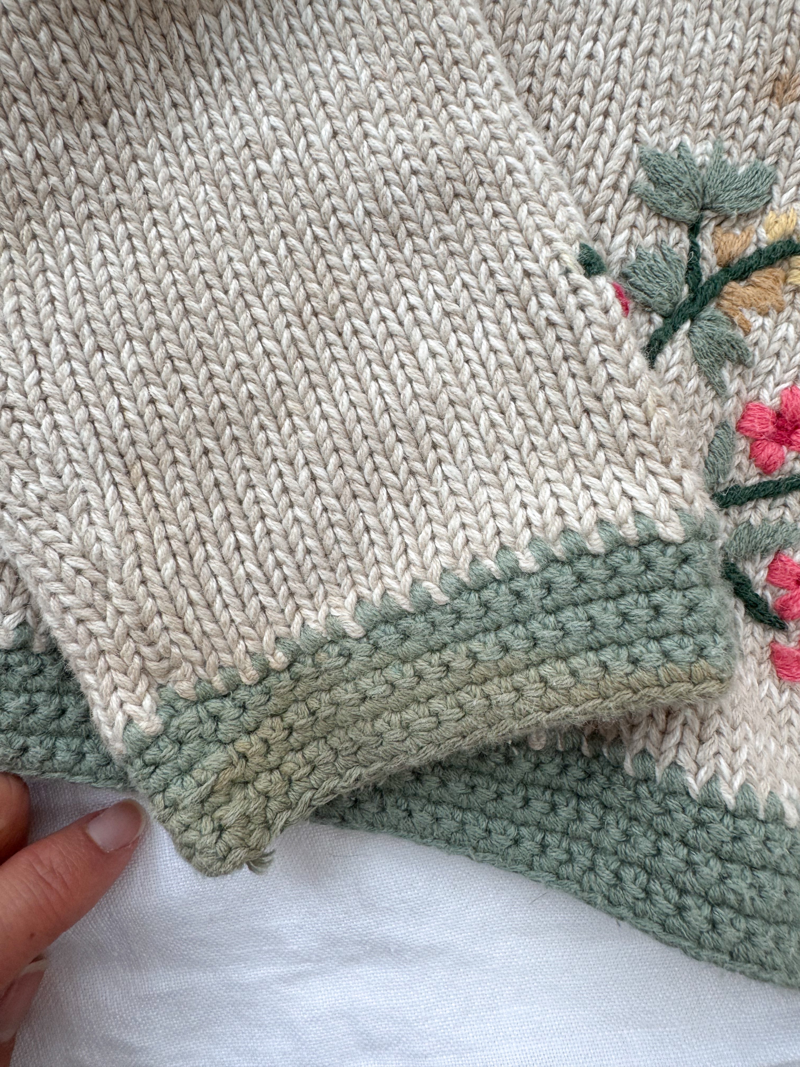 The Embroidered Flower Cardigan (M)