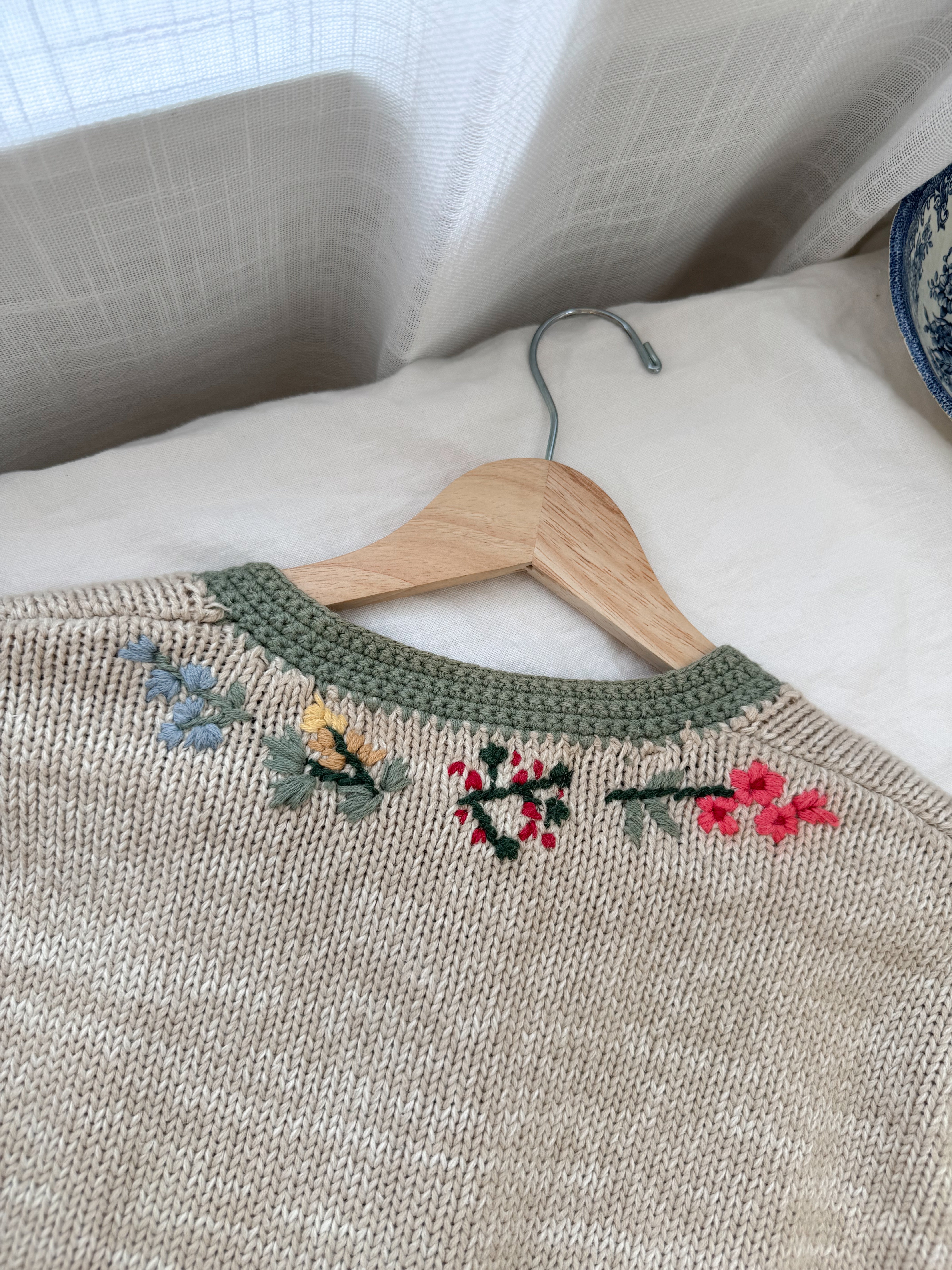 The Embroidered Flower Cardigan (M)