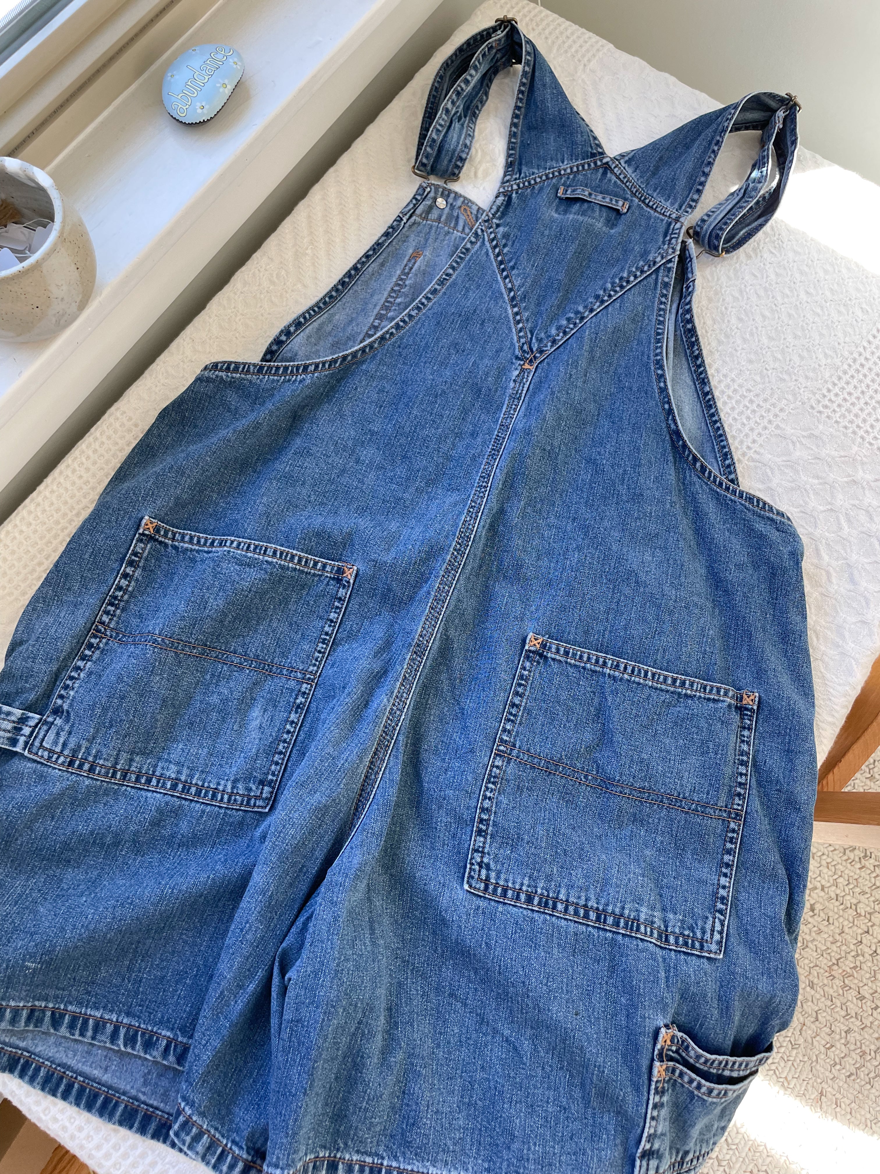 Mid Wash Old Navy Shortalls (L)