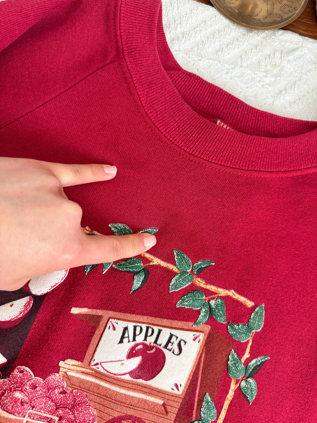 The Apple Stand Crewneck (XXL)