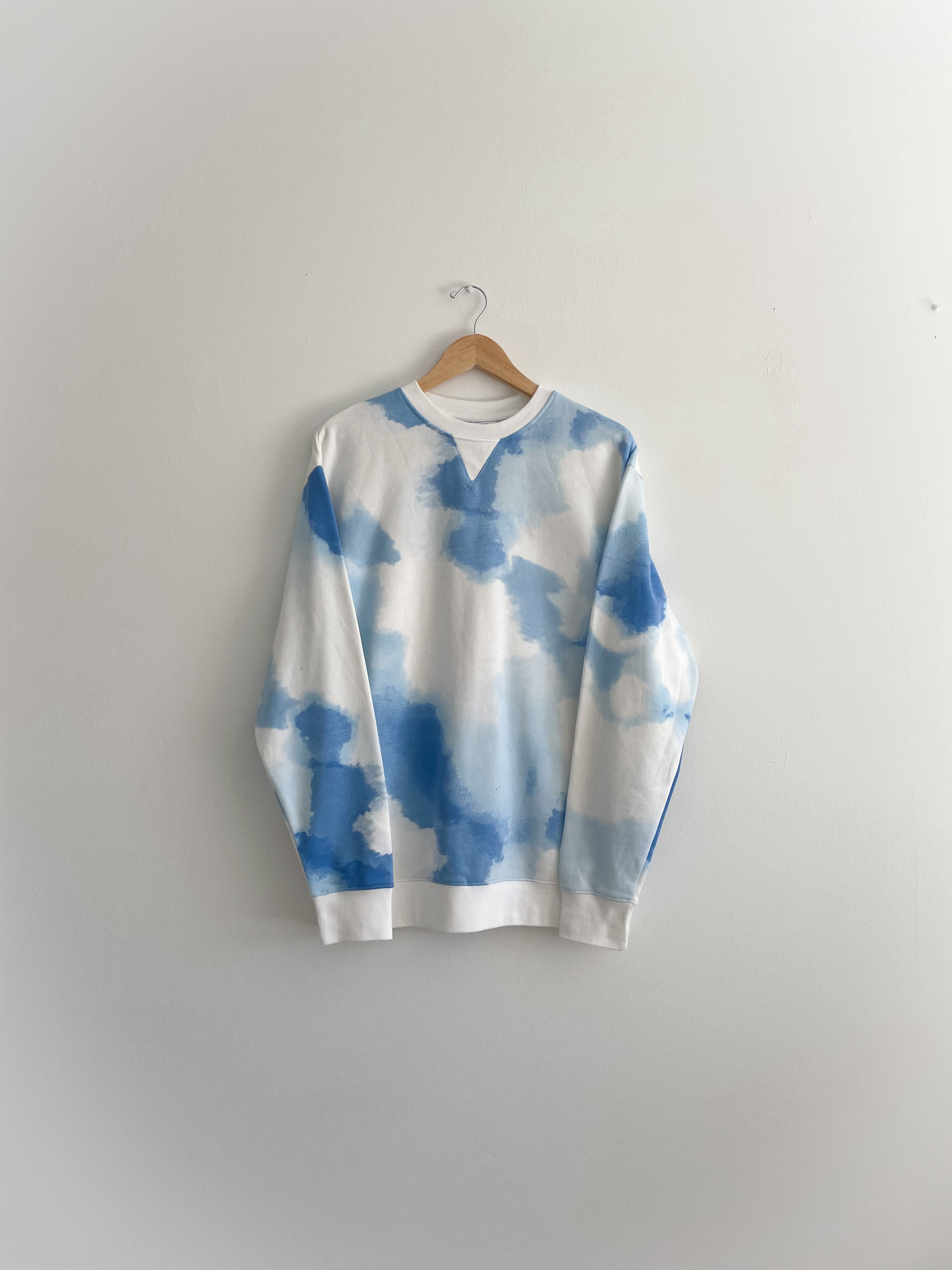 The Cloudy Sky Crewneck (M)