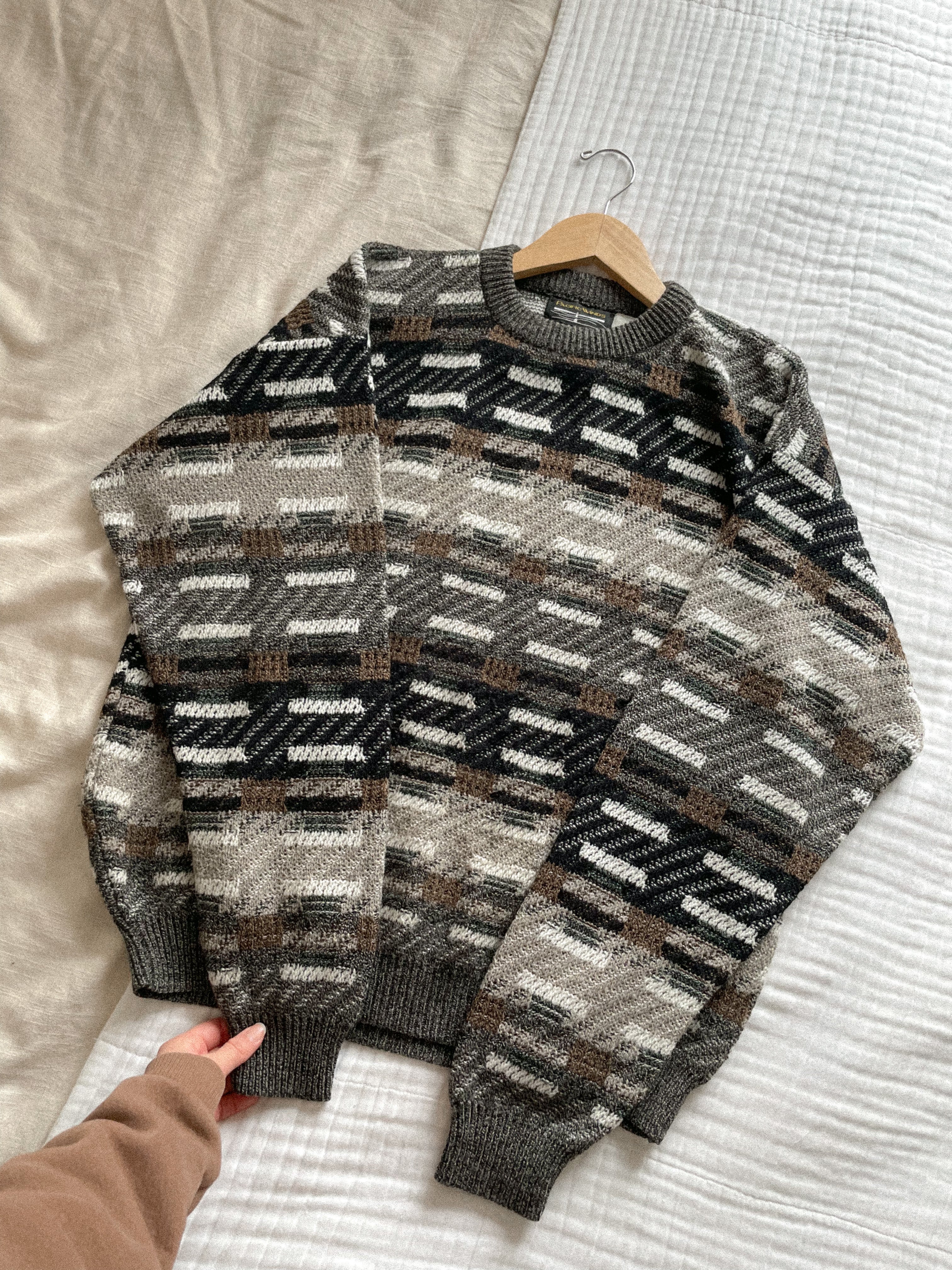 Vintage Line Patterned Knit (L)