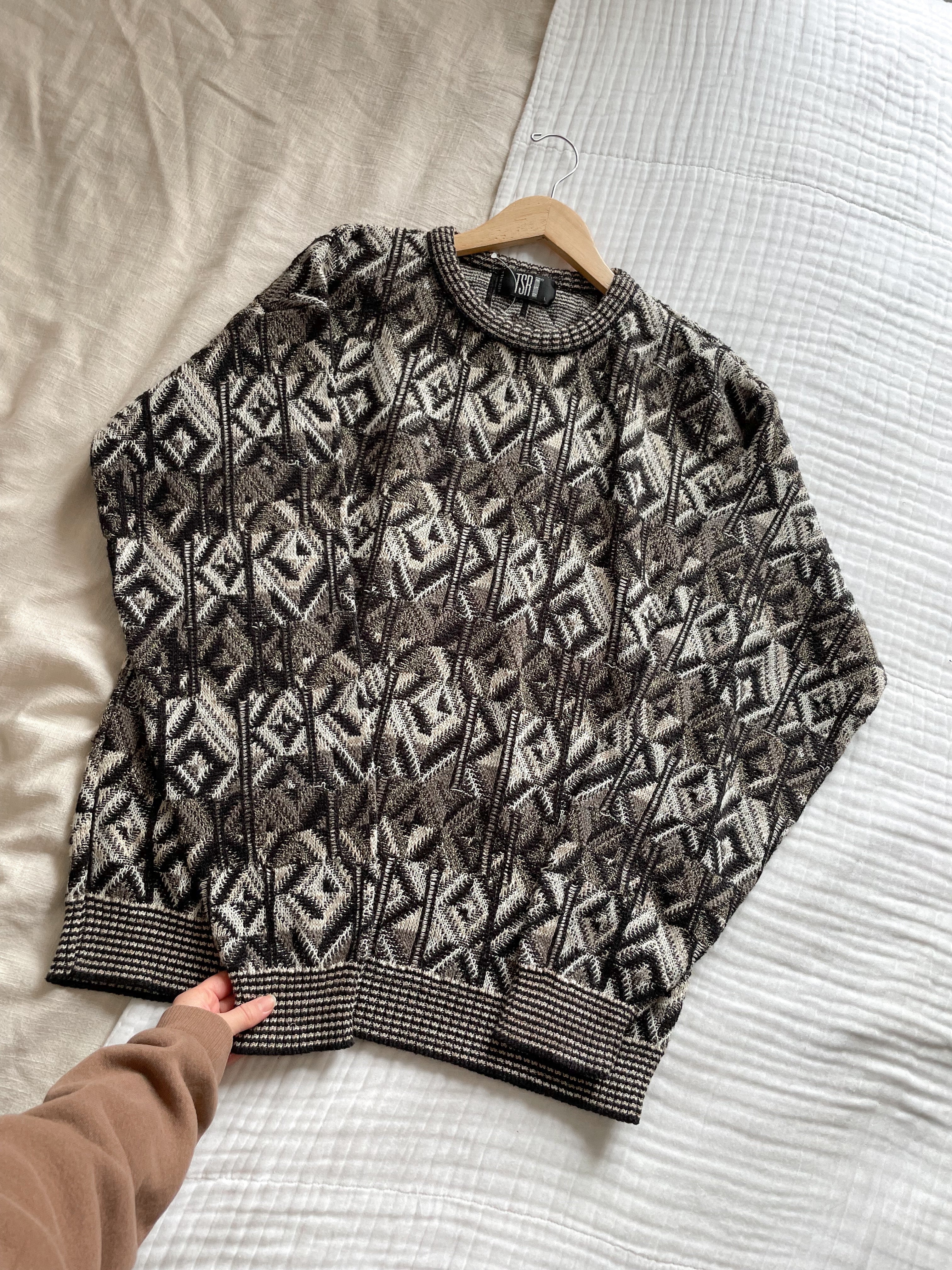 Vintage Abstract Pattern Knit (L)